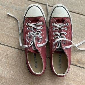Converse red size 8